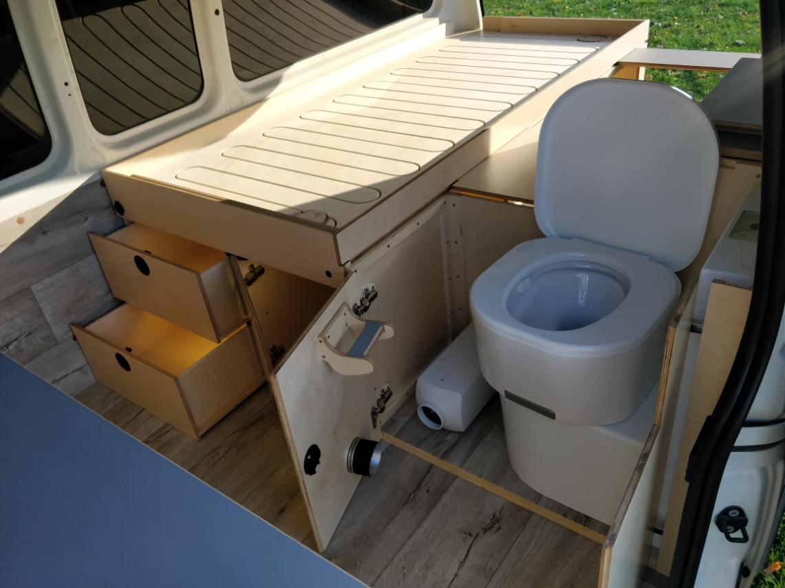 Cassette Toilet to meet latest NZ self containment regulations